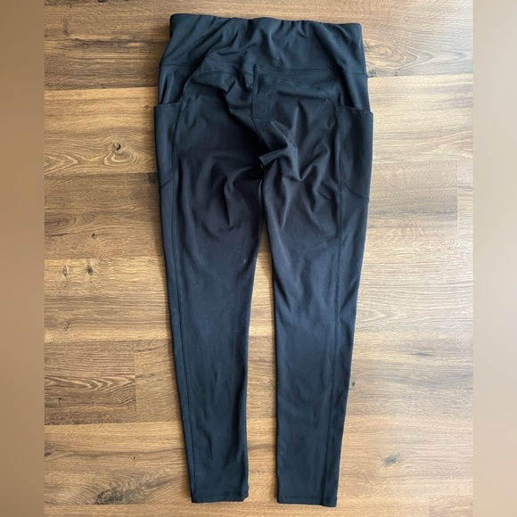 Polygon High Waisted Leggings with Pockets 🖤✨ - Picture 10 of 11